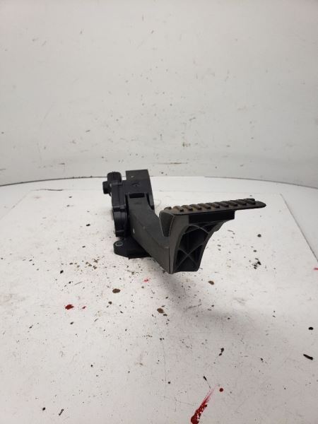 NAVIGATOR 2005 Accelerator Parts 1136035