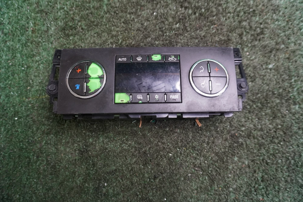 2010 2011 CHEVROLET SILVERADO 1500 TEMPERATURE HEAT COLD AC Control OEM 25936131