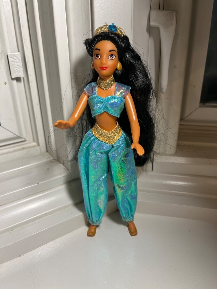 'VINTAGE 1995 Aladdin Jasmine Bubble Doll w/ teal outfit 7