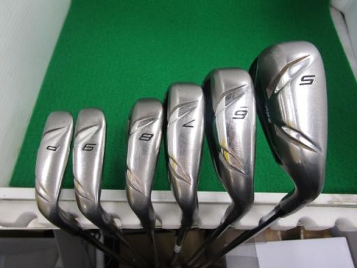 TaylorMade RBZ Iron Set 5-PW with N.S.Pro 950GH R Flex Right Hand Used