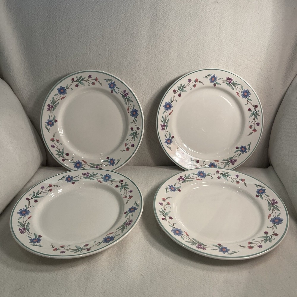 Oneida Ava Pattern Salad/ Dessert Plates Floral Design 8” Set 4