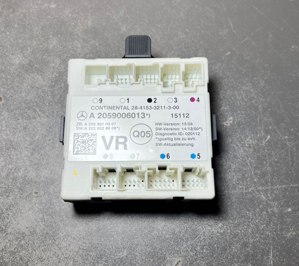Mercedes-Benz W205 C-Class Front Right Side Door Control Module A205 9006013 OEM