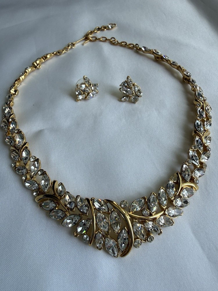 Vintage Trifari Gold Tone Rhinestone Necklace Earring Set Signed