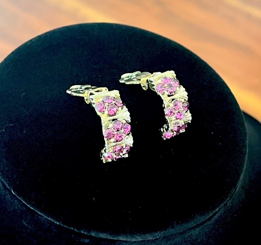 Vintage LISNER pink rhinestone curved bar clip-on earrings silver-tone 1950s