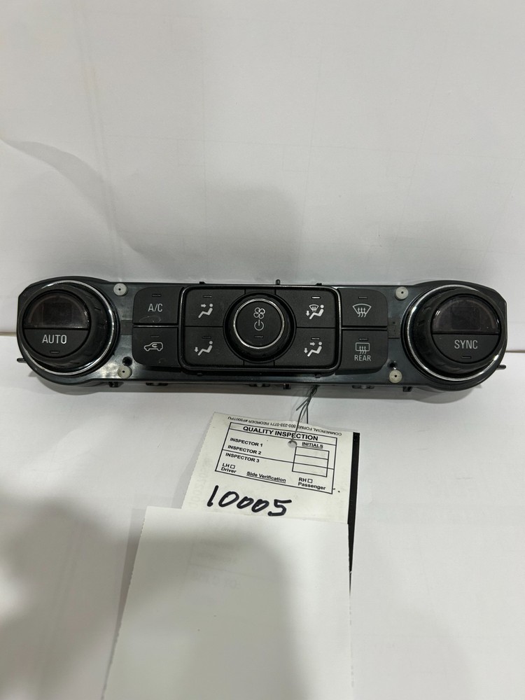 Acadia/Yukon Automatic AC Heater Control Panel 2018-2021-image