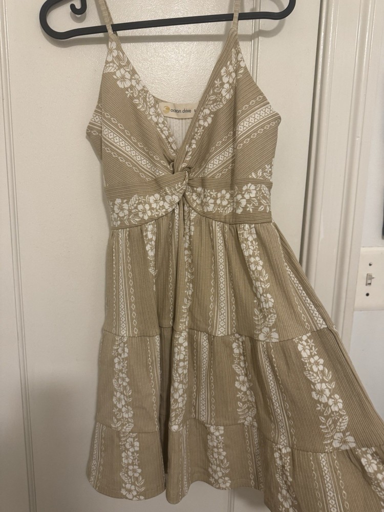 Ocean Drive Ribbed Beige Tiered Mini Dress L Adjustable Straps Twisted V Neck
