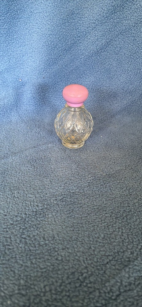 Avon Raining Violets Cologne Bottle 0.5 fl oz Clear Faceted Glass Pink Cap
