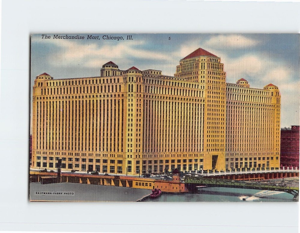 Postcard The Merchandise Mart Chicago Illinois USA