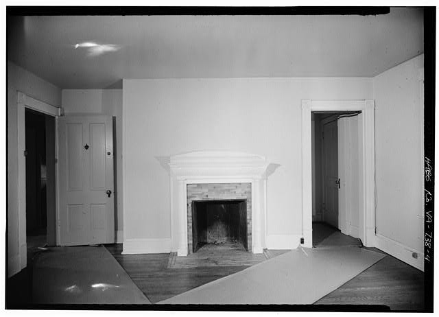Photo:East Columbia Street Rollins House Bedroom Interior 1900s Fireplace