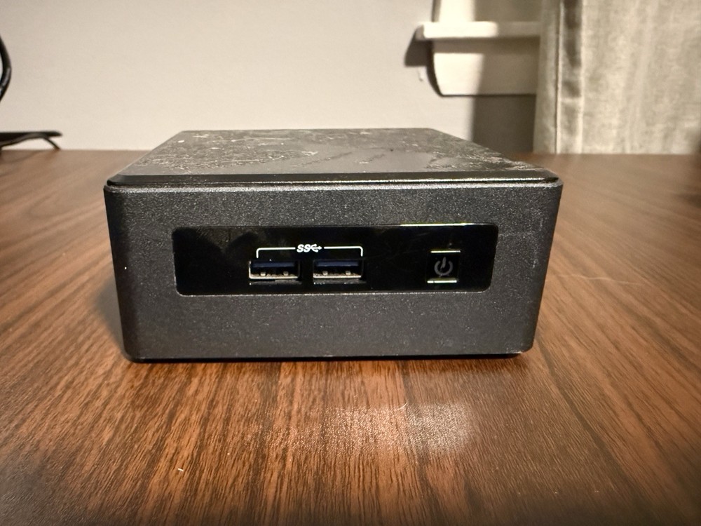 Intel BLKNUC7i3DNH1E Intel Core i3 7th Gen 4GB RAM NO OS/HDD