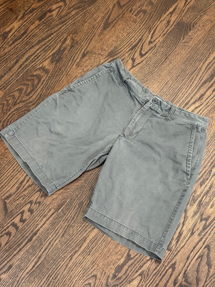 Gap Men's Original Khaki Flat Front Shorts Gray Denim Size 30 Inseam 10