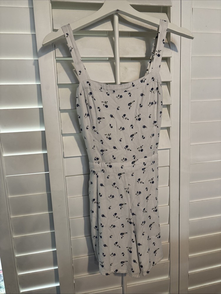 Women's Hollister Sleeveless White Floral Romper w/ Blue Flowers  Size M