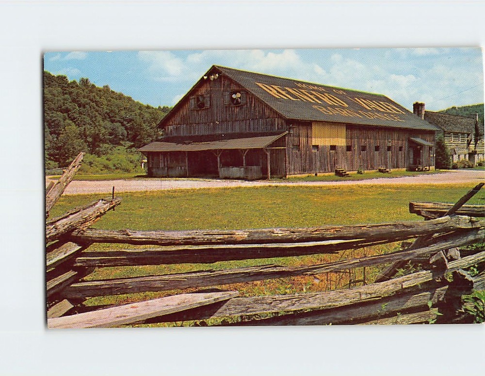 Postcard Big Barn Renfro Valley Kentucky USA North America