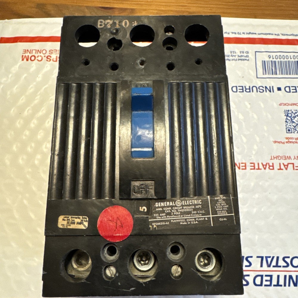 General Electric 225 Amp Circuit Breaker 3 Pole 240 Vac Thqd32225