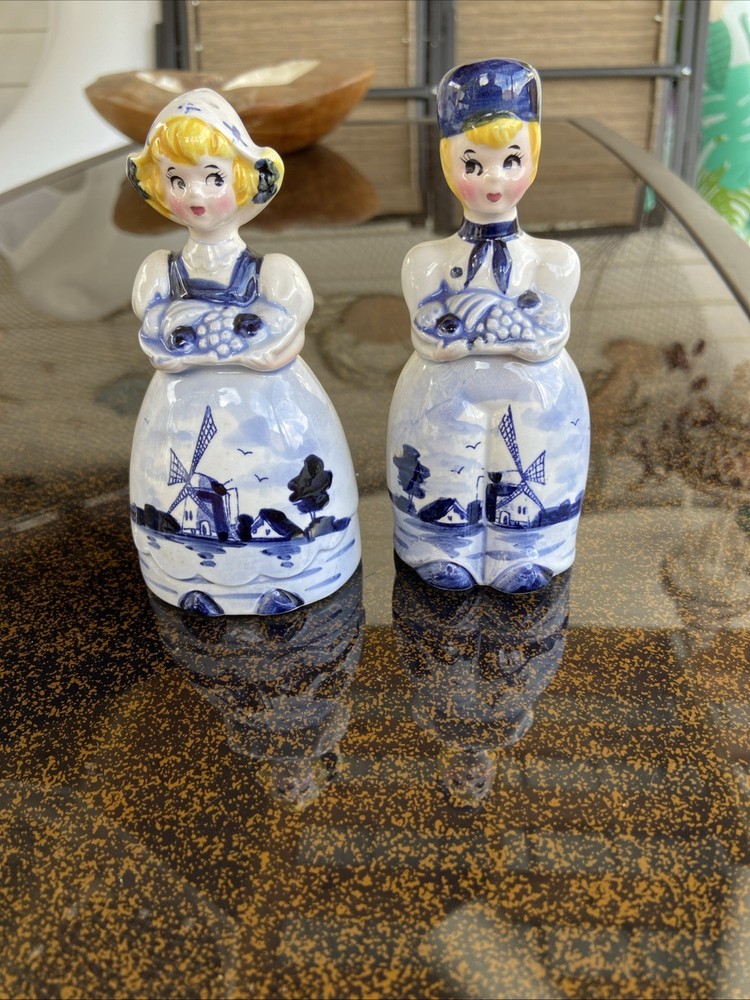 Vtg Dutch 1950's Ceramic Hand Painted Kitschy Dutch Theme Salt & Pepper Shakers