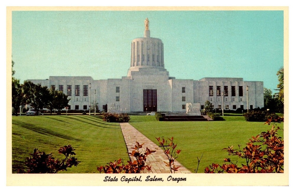 1950s Front Lawn View State Capitol Building Salem Oregon Vintage Postcard