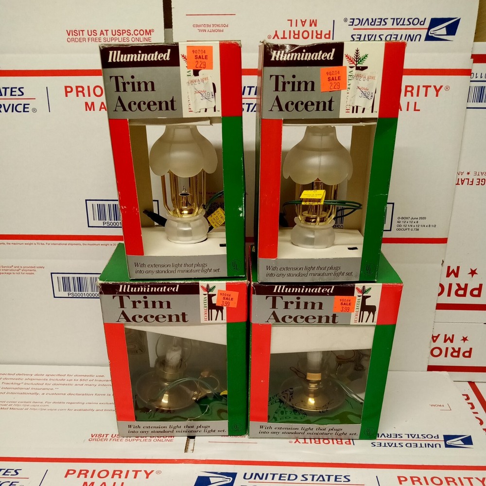 Lot of 4 Vintage Velvetouch Illuminated Christmas Ornament Accents-image