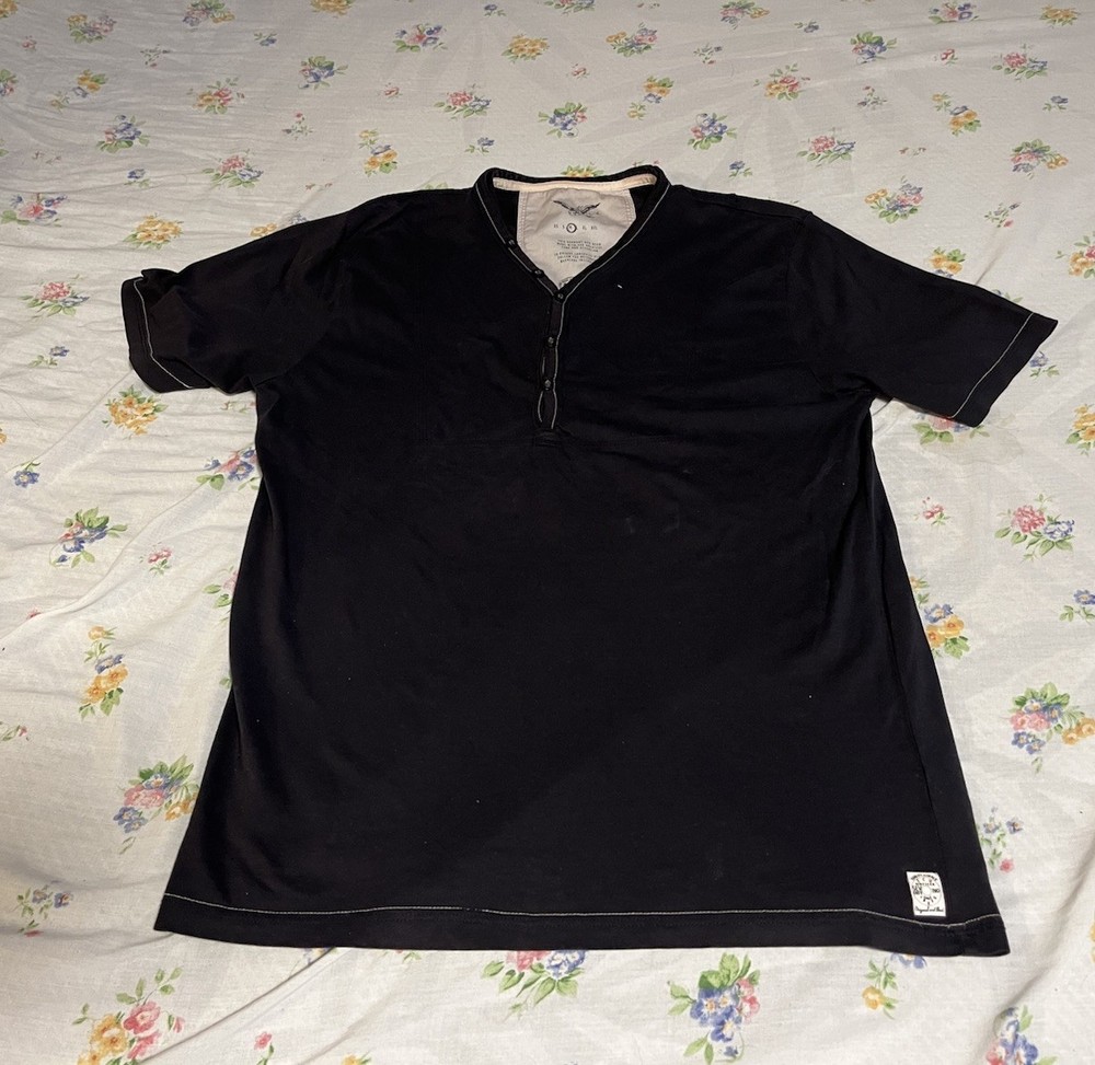 Vintage Y2K French Connection Black Graphic Tee Shirt Size Medium FCUK