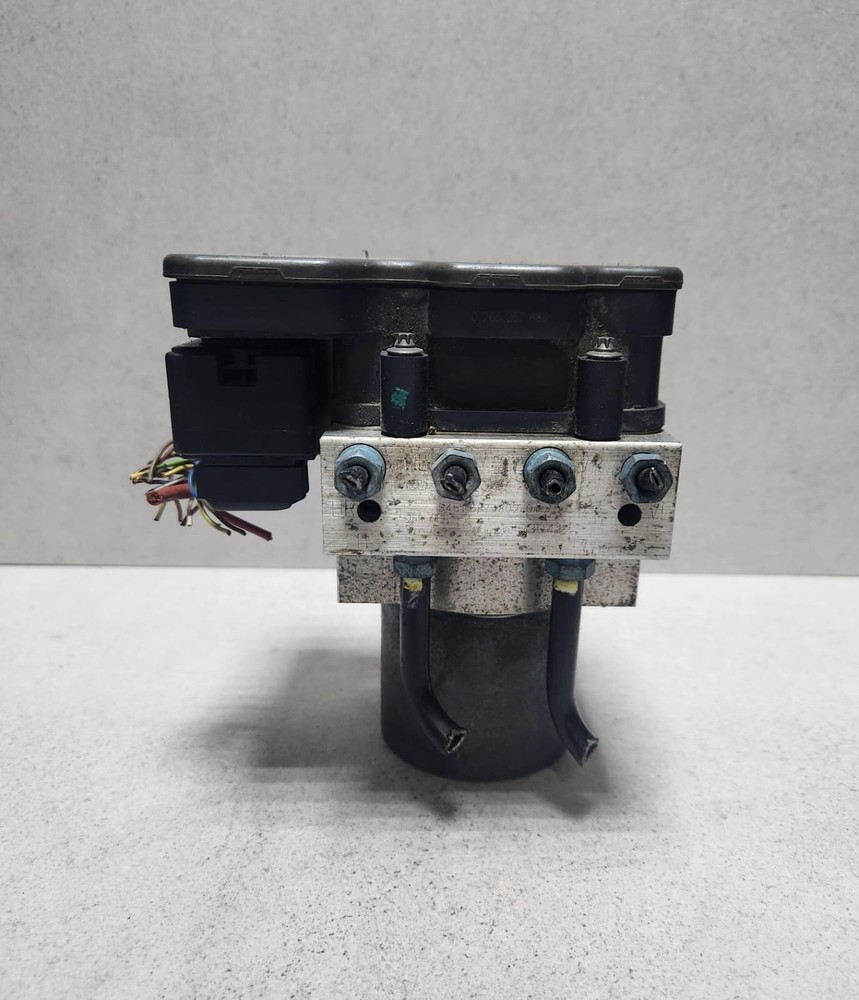 2015-2018 BMW X5 Abs Pump Control Module 6884733 X5 and X6