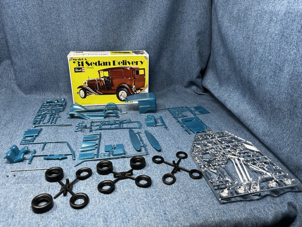 Revell Model A ‘31 Sedan Delivery 1/25 Scale Model Kit 1969 Unbuilt In Box