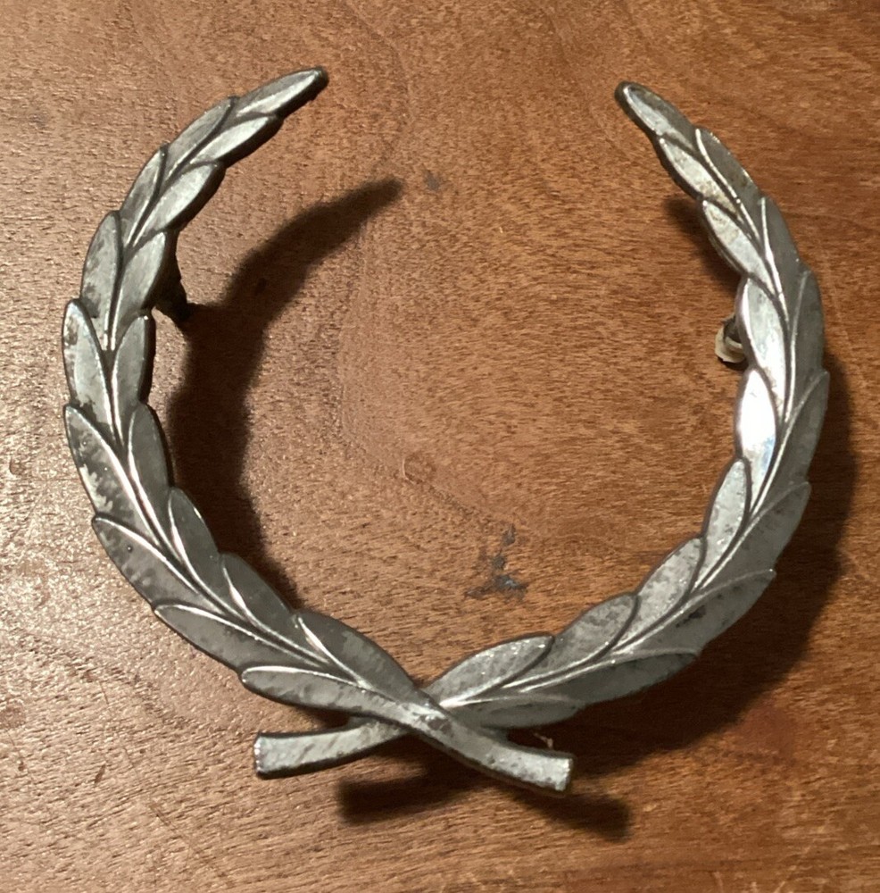 Vintage 1970-78 Cadillac Roof Pillar Wreath Emblem 4416721