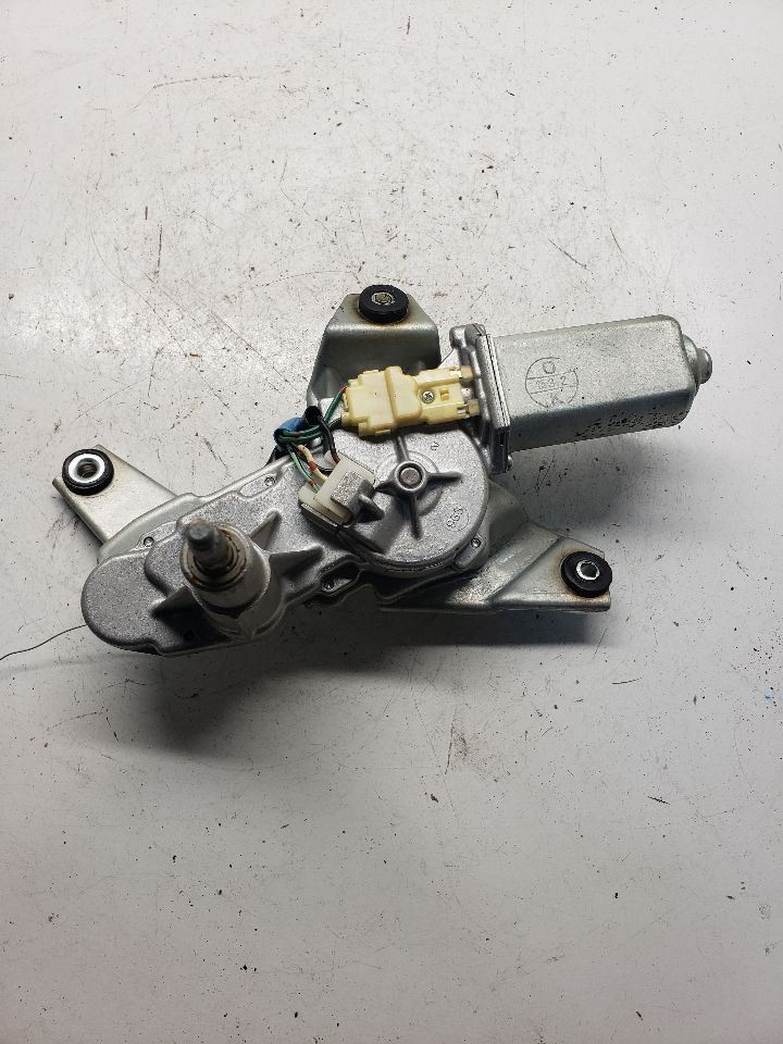 05-06 Honda CR-V Rear Wiper Motor Replacement 1335763