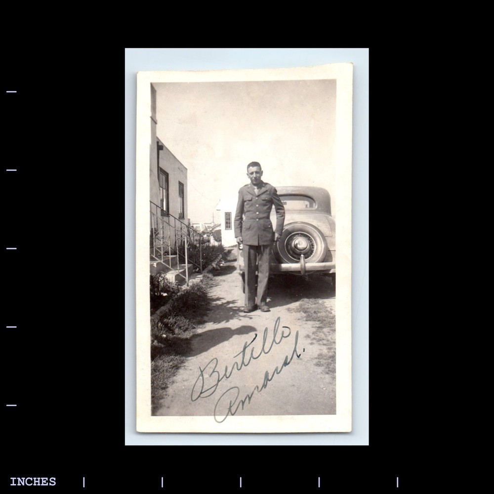 Vintage Photo ARMY MAN SOLDIER CLASSIC CAR