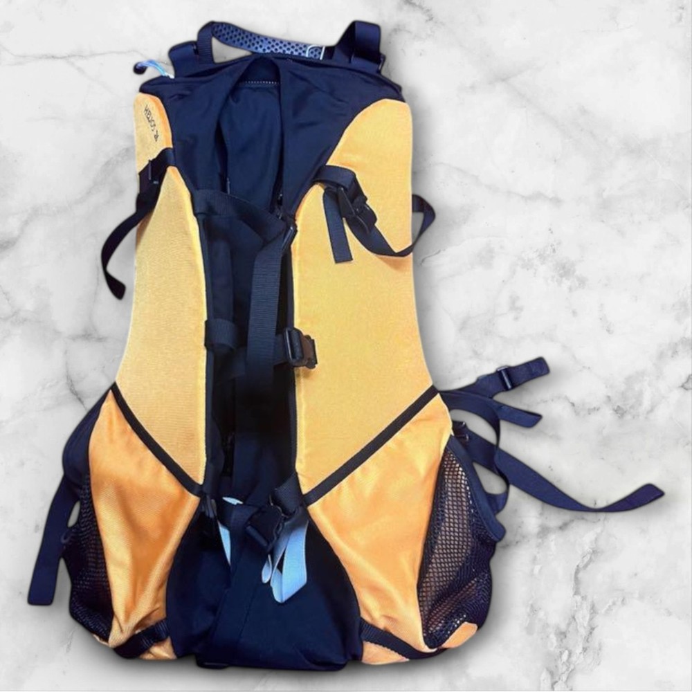 Osprey Helios 26 Lightweight Hiking Backpack in New Condition