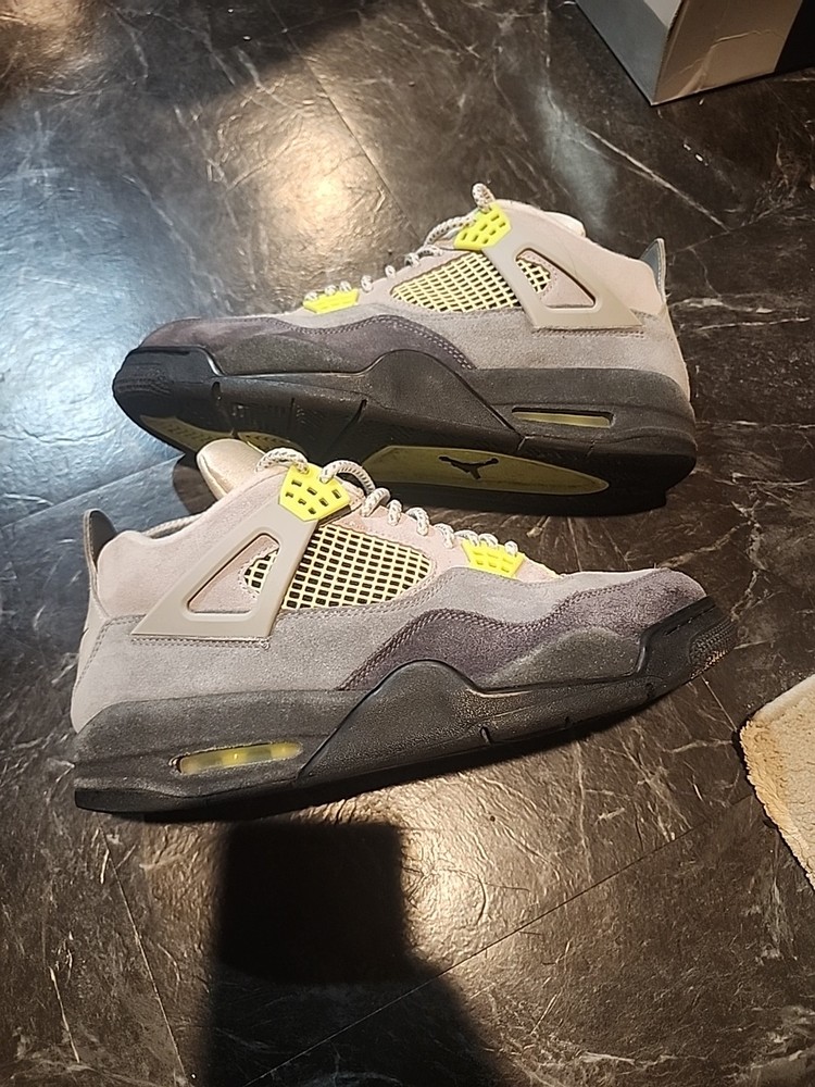 Air Jordan 4 Retro SE Cool Grey/Volt-Wolf Grey Size 10.5 CT5342 007