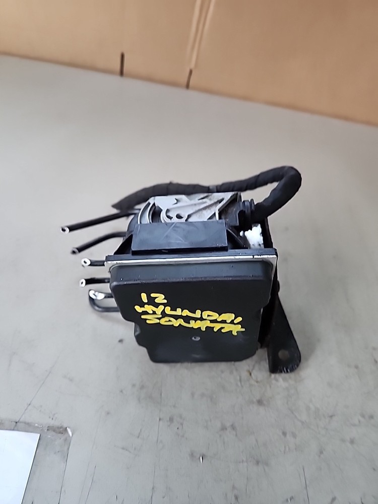 2012 Hyundai Sonata ABS Anti Lock Brake Pump Assembly