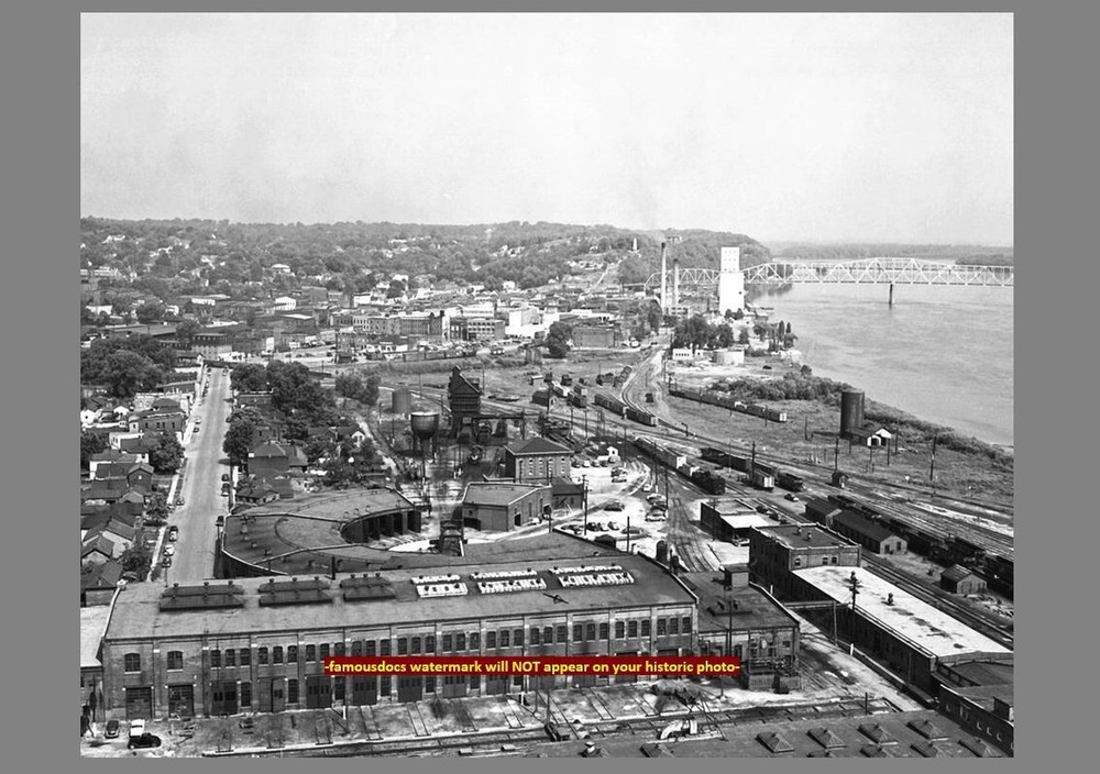 8x10 Hannibal Missouri PHOTO Vintage River Town 1955 Tom Sawyer Home Place