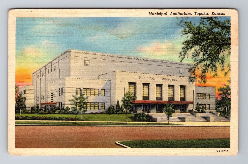 Topeka KS-Kansas, Municipal Auditorium, Antique Vintage Souvenir Postcard