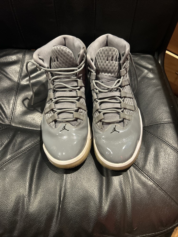 Nike Air Jordan Max Aura Cool Grey Sneakers Size 12 AQ9084-010  65$