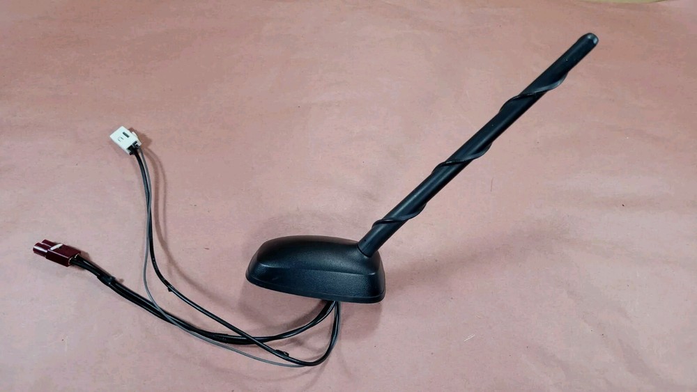 2012-2015 Chevrolet Captiva Sport Radio Antenna Base Mast Assy 20790068 OEM USED