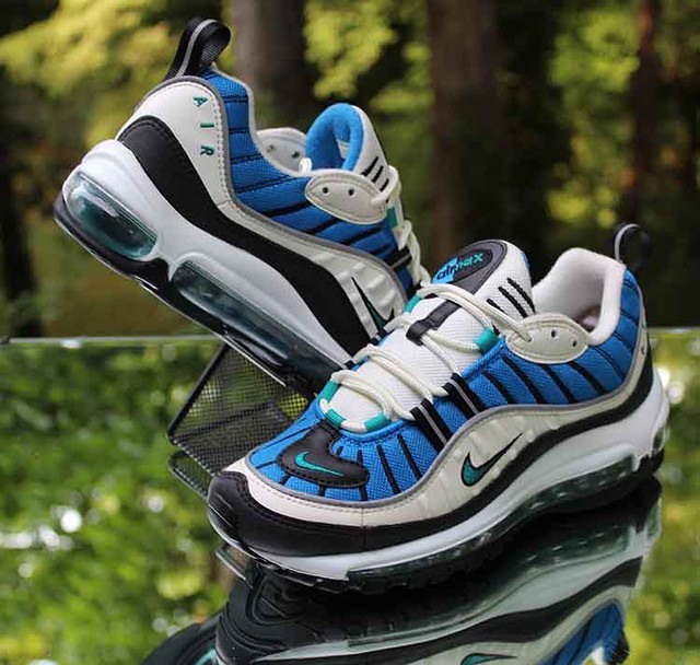 Nike Air Max 98 Blue Nebula Shoes Size 6.5  AH6799–106￼ collectors item