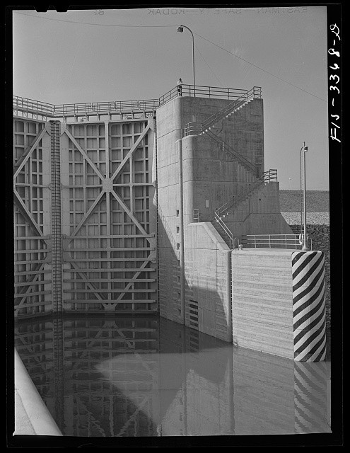 Photo:Watts Bar Dam Tennessee 1942 TVA Lock Complex
