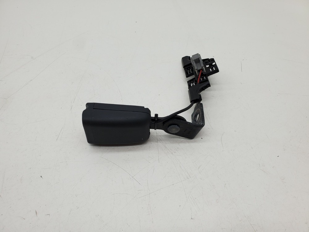 17-23 Tesla Model 3 Left Rear Seat Belt Buckle OEM 1085939-01-E