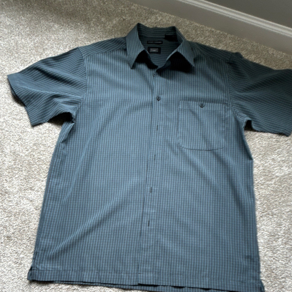 Haggar Men's Blue Gray Plaid Short Sleeve Button-Up Shirt M Woven Microfiber
