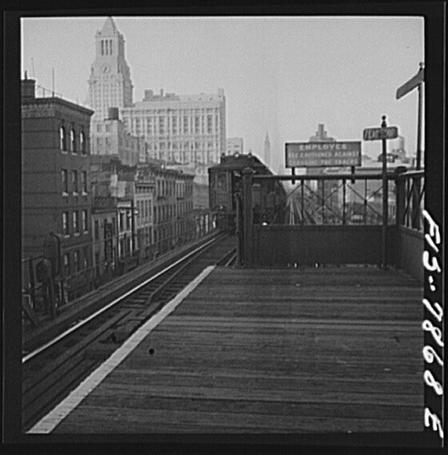 Photo:New York City Manhattan Elevated Train Platform 1910s Skyline View