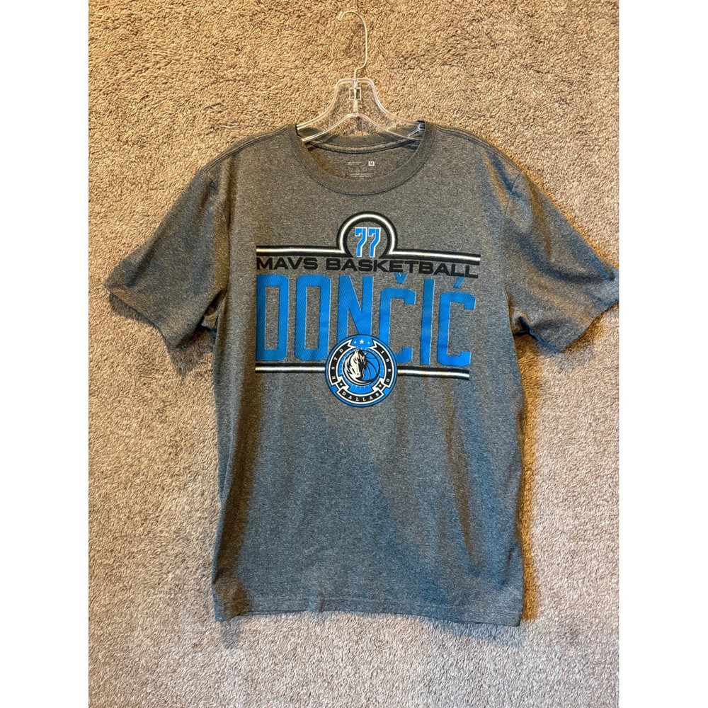 NBA Dallas Mavericks Luka Doncic 77 Shirt Mens Medium Gray Short Sleeve Tee