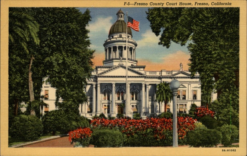 Fresno County Court House California flag flowers dome ~ 1940s linen postcard