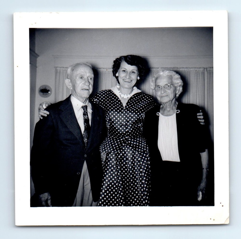 Old Vintage Square Photo AFFECTIONATE TRIO WOMEN OLDER MAN IN ROOM
