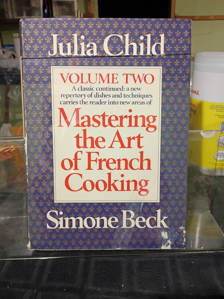 Mastering the Art of French Cooking Vol. 2 by Julia Child 1970-1st Edition w/ DJ