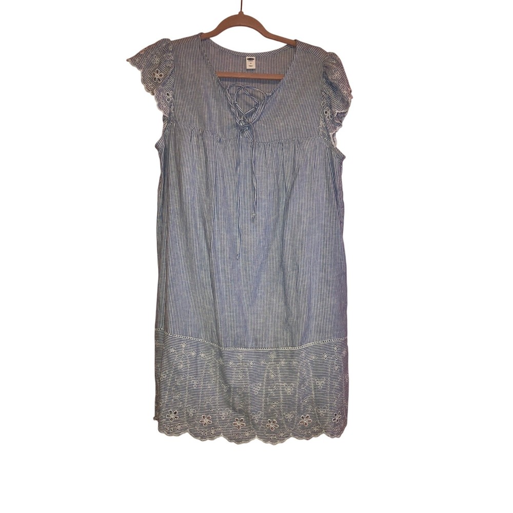 Old Navy blue and white eyelet flutter sleeve dress size medium