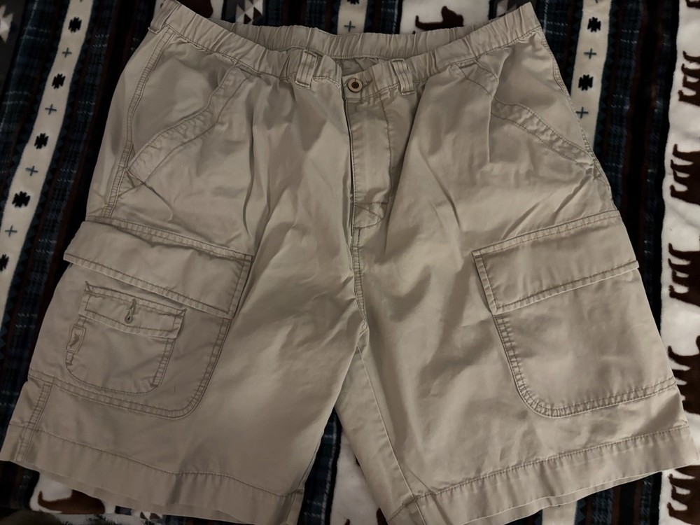 Tommy Bahama Men's Beige Cargo Shorts 100% Cotton Flat Front Outdoor XL