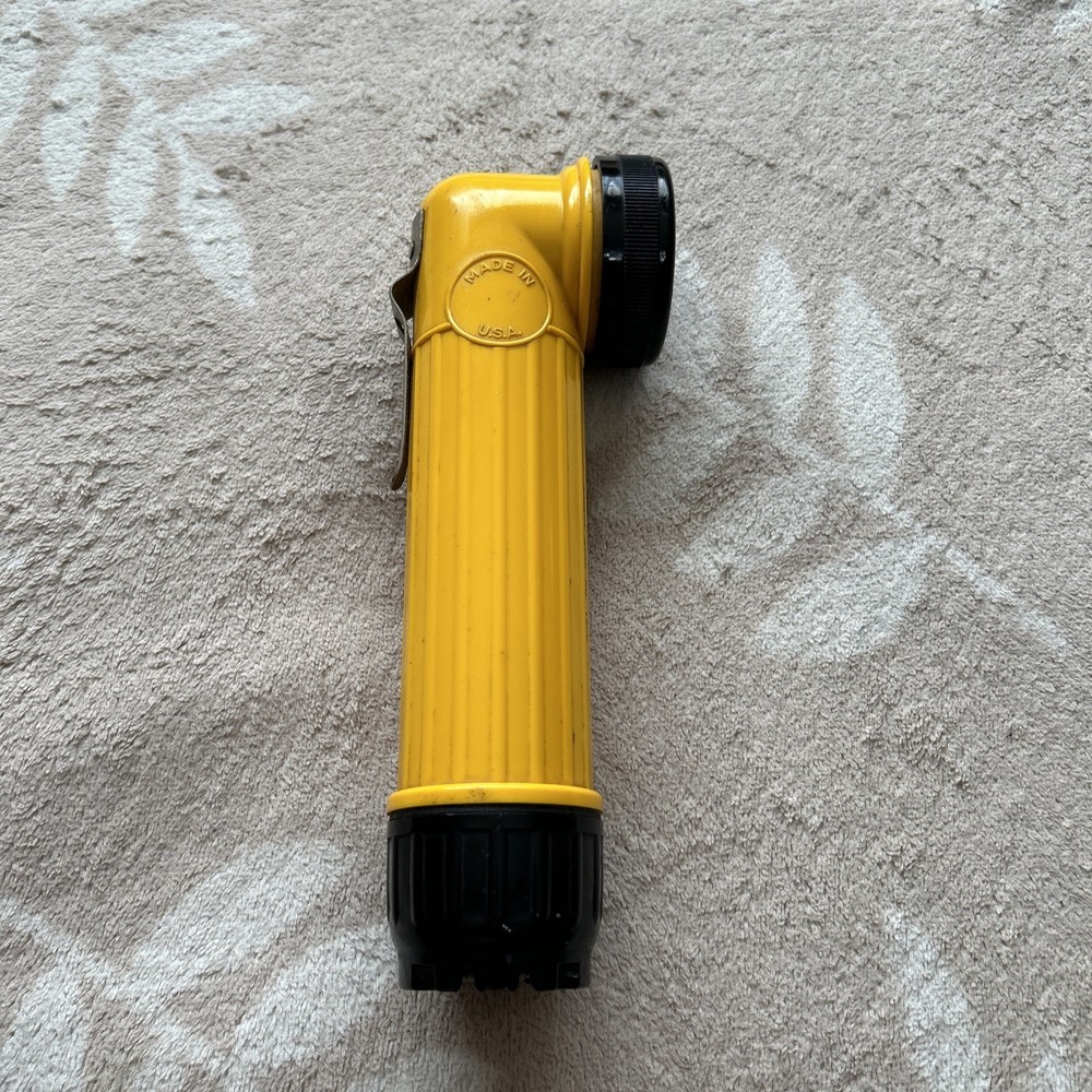 Vintage Bright Star Flashlight Made In USA  Plastic Right-Angle Torch Works