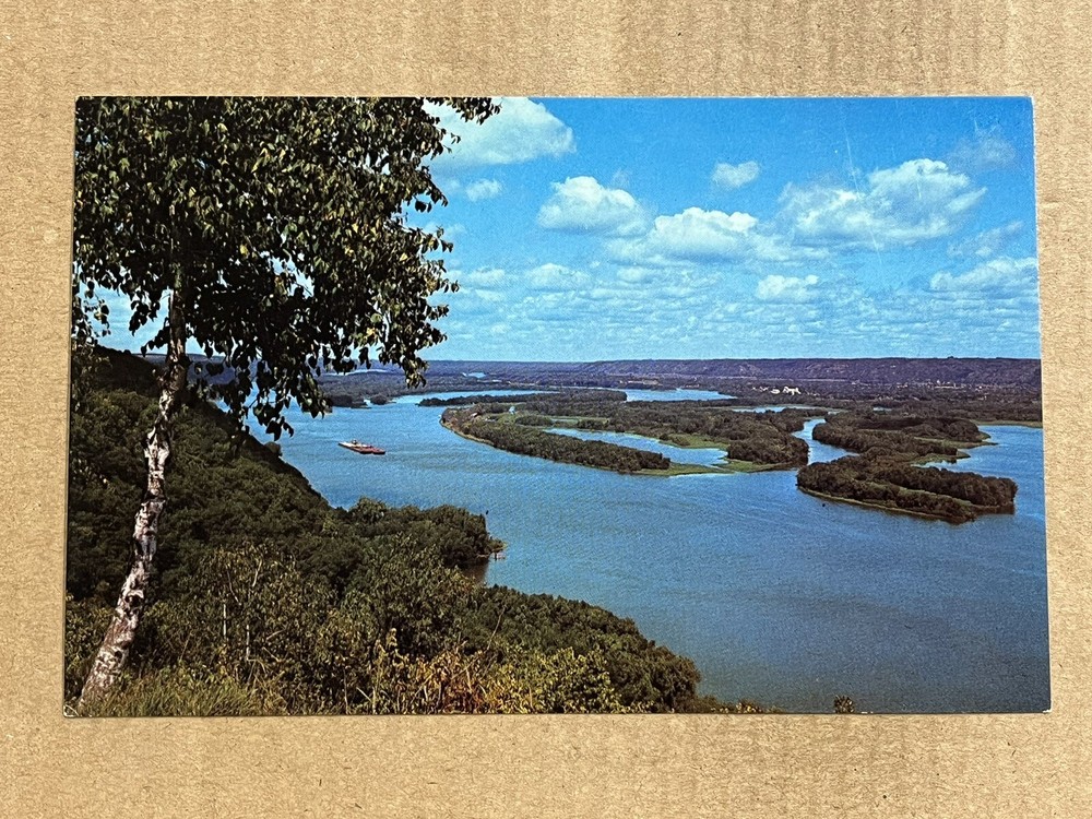 Postcard Mississippi River Prairie du Chien WI Pike’s Peak Bluff McGregor IA