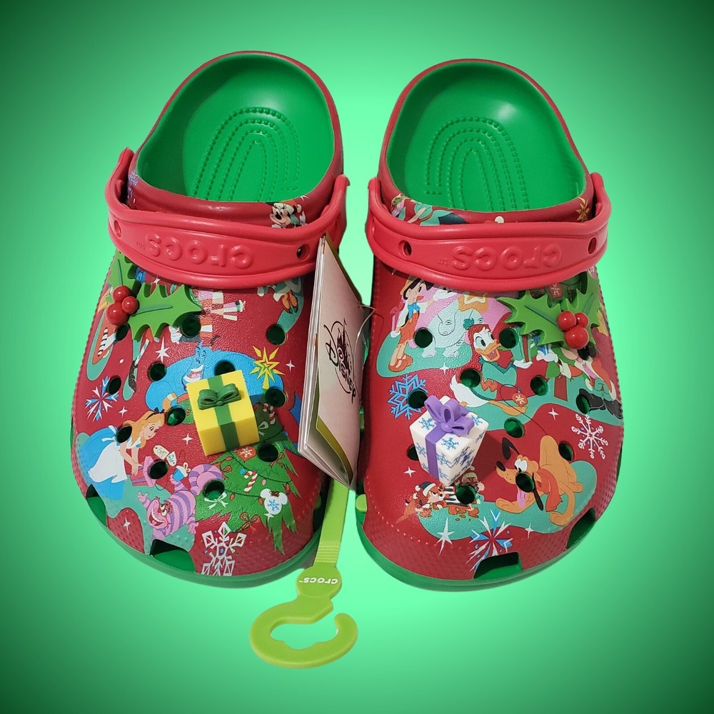 Crocs Disney Christmas Clog 8 Grass Green Holiday Clogs NWT