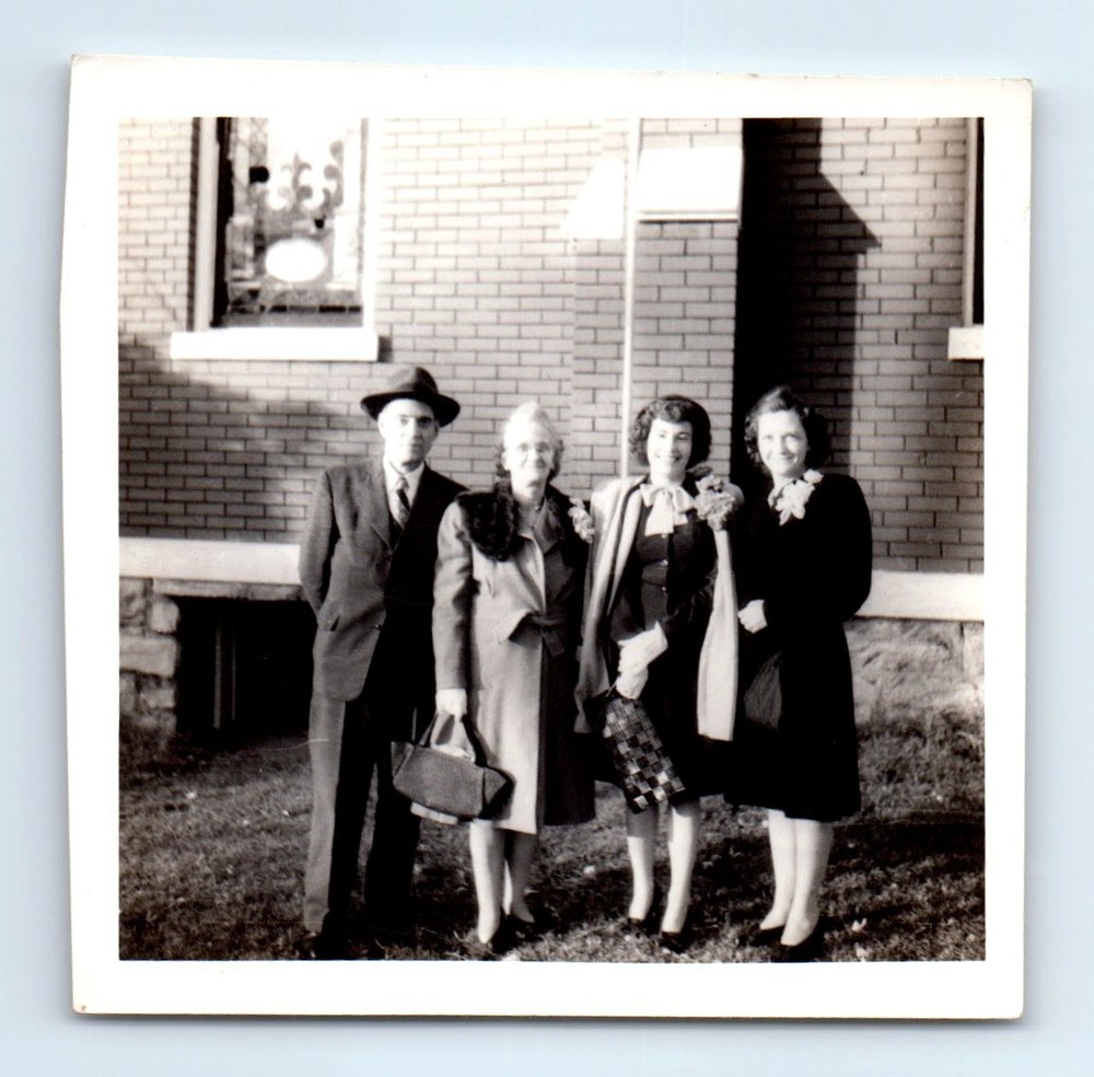 Old Vintage Square Photo MAN WOMEN OUTSIDE BRICK HOUSE FRONT YARD
