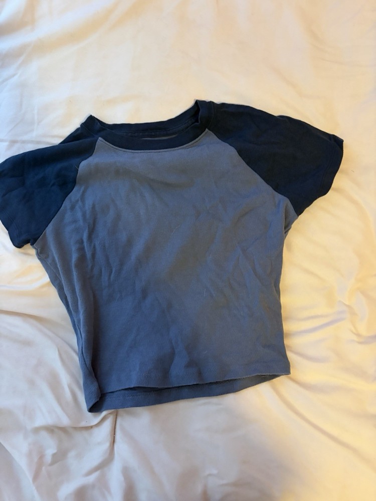 H&M Women’s Blue Cropped Top Size Small Short Sleeve